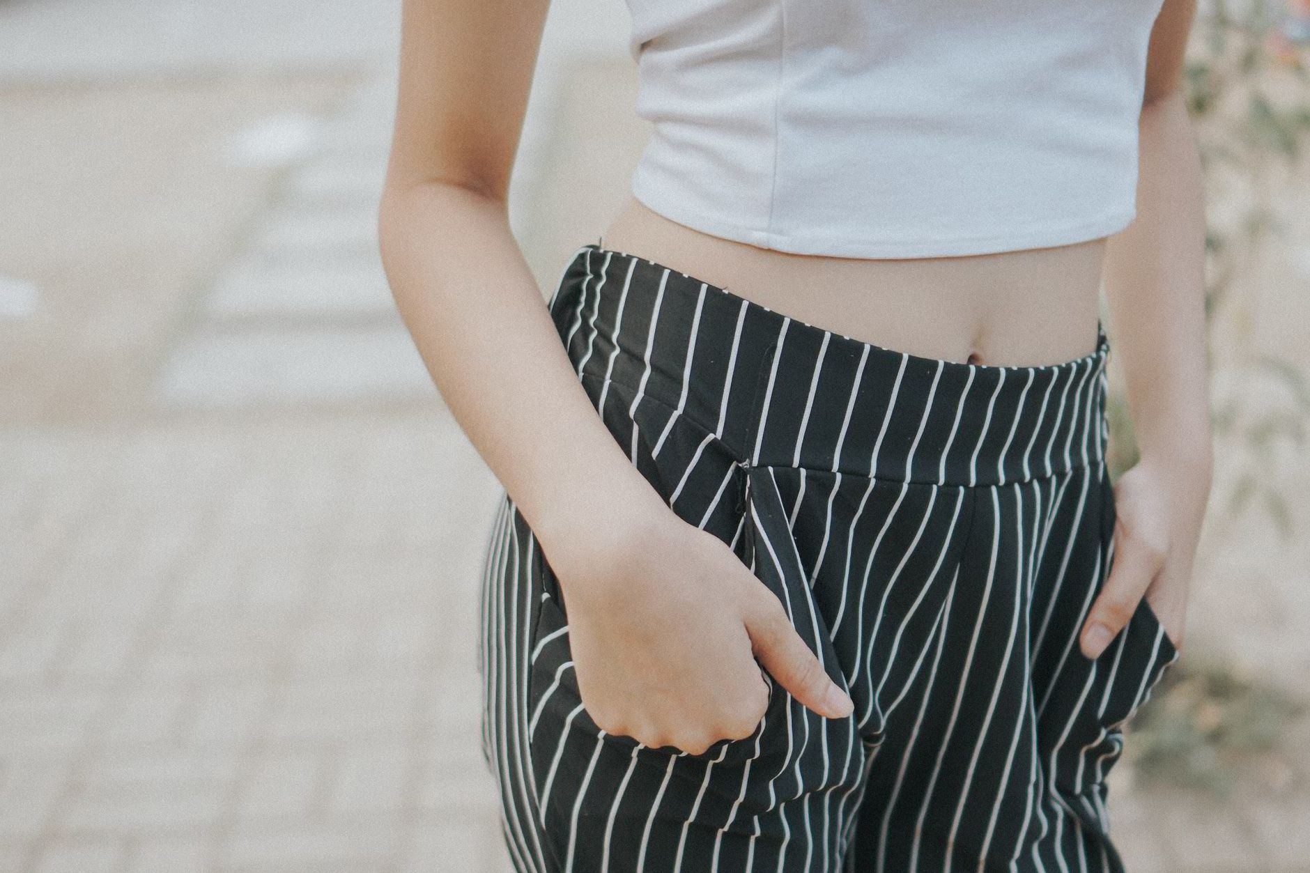 Wide-leg quick-dry travel pants with side pockets