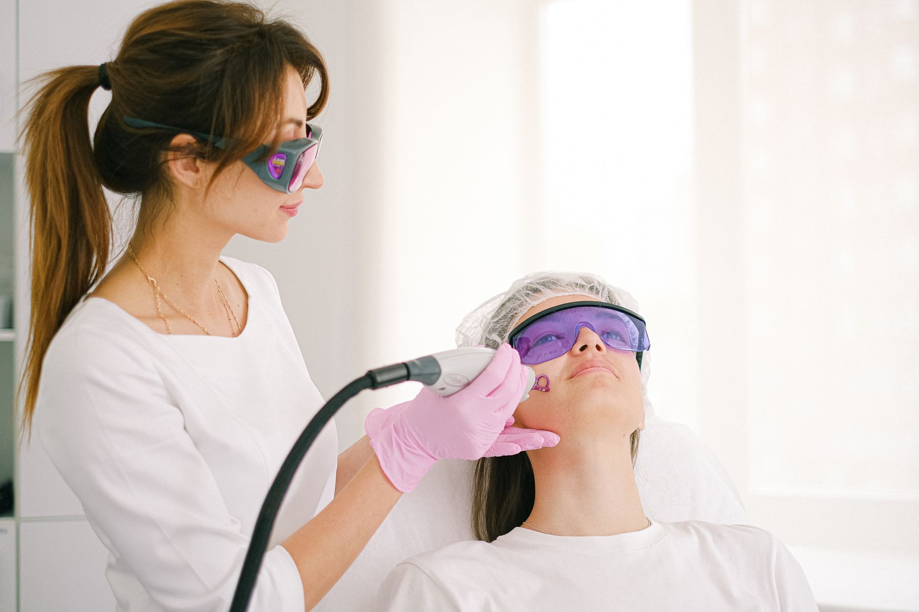 Ultrasonic face and body contouring system with facial radiofrequency handle
